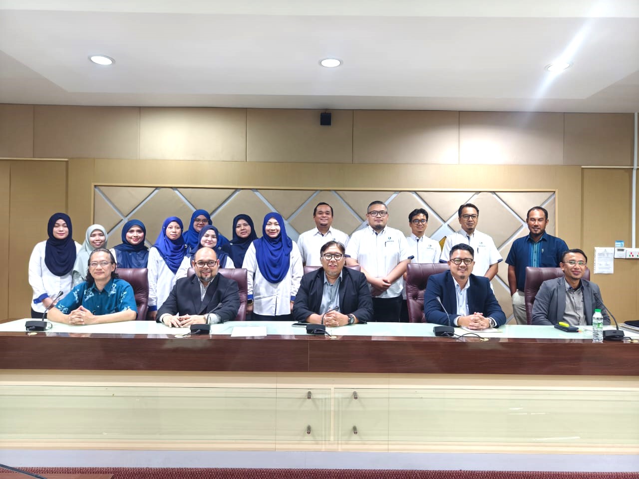 Fakulti Teknologi Kejuruteraan Awam, UMPSA telah mengadakan Mesyuarat bersama Industry Advisory Panel (IAP) bagi Program Sarjana Muda Teknologi Kejuruteraan Awam (Bangunan) pada 11 Ogos 2026 bertempat di Bilik Mesyuarat Senat Canseleri UMPSA Gambang